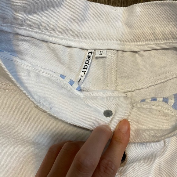 High Rise shorts - Picture 2 of 2